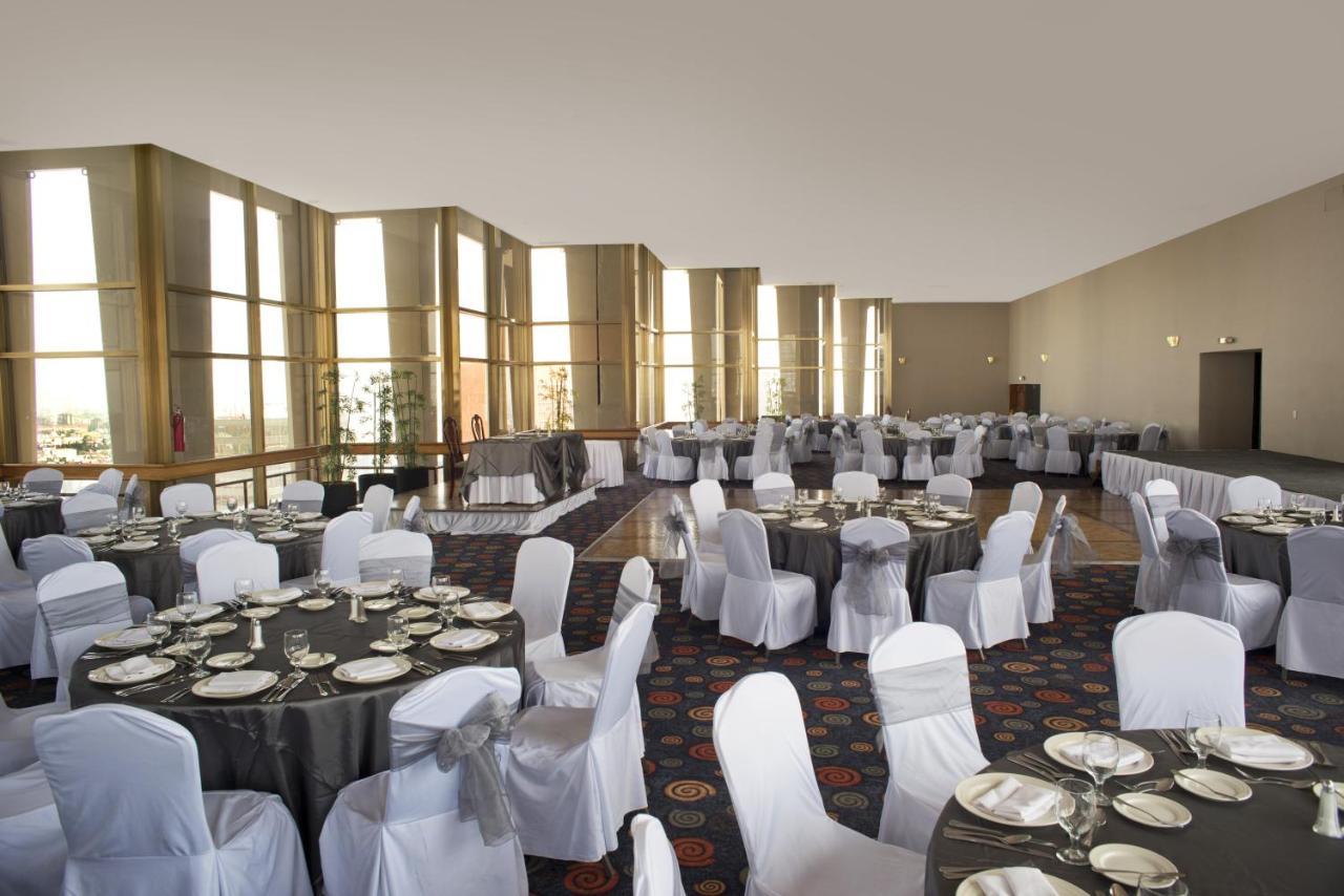 Fiesta Americana Reforma Мехико Экстерьер фото The ballroom at the Sheraton Riyadh